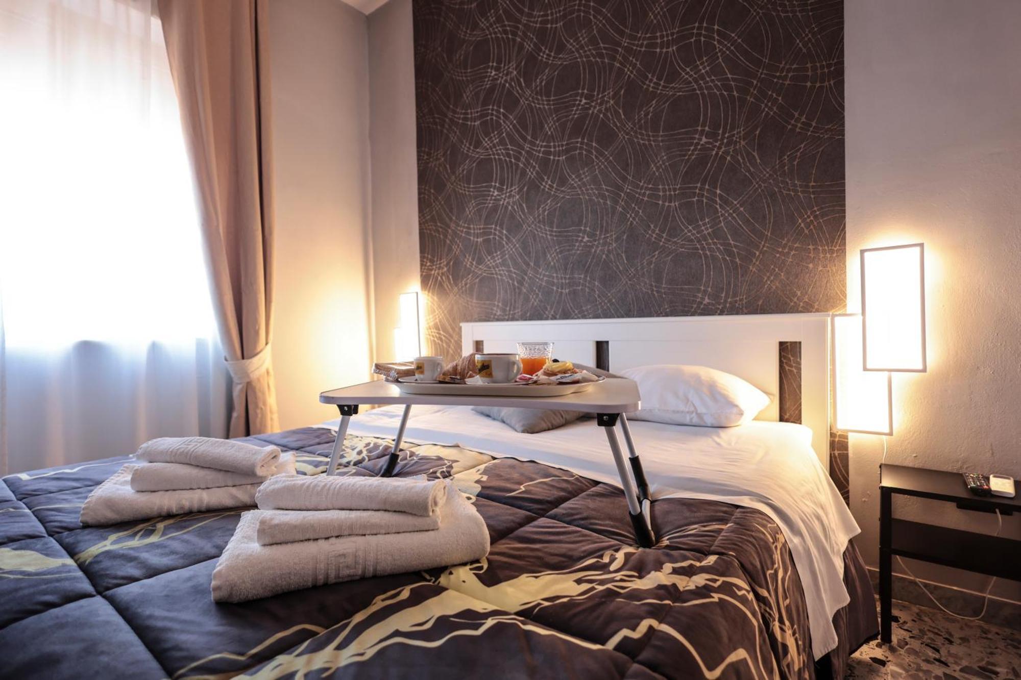 나폴리 A Cartulina E Napule B&B 외부 사진